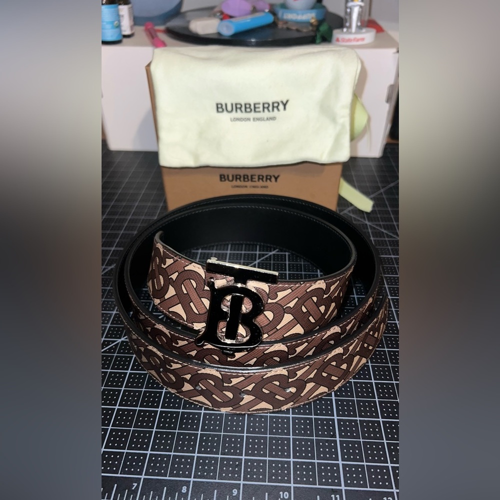 Burberry “TB” belt